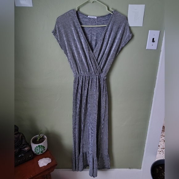 Caution to the Wind Women's Medium Black Ribbed Wrap Maxi Dress - Picture 5 of 11